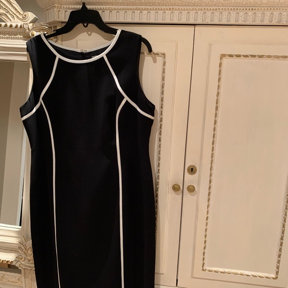 Brand new beautiful Kasper dress black in white.size : 14P - Picture 15 of 16